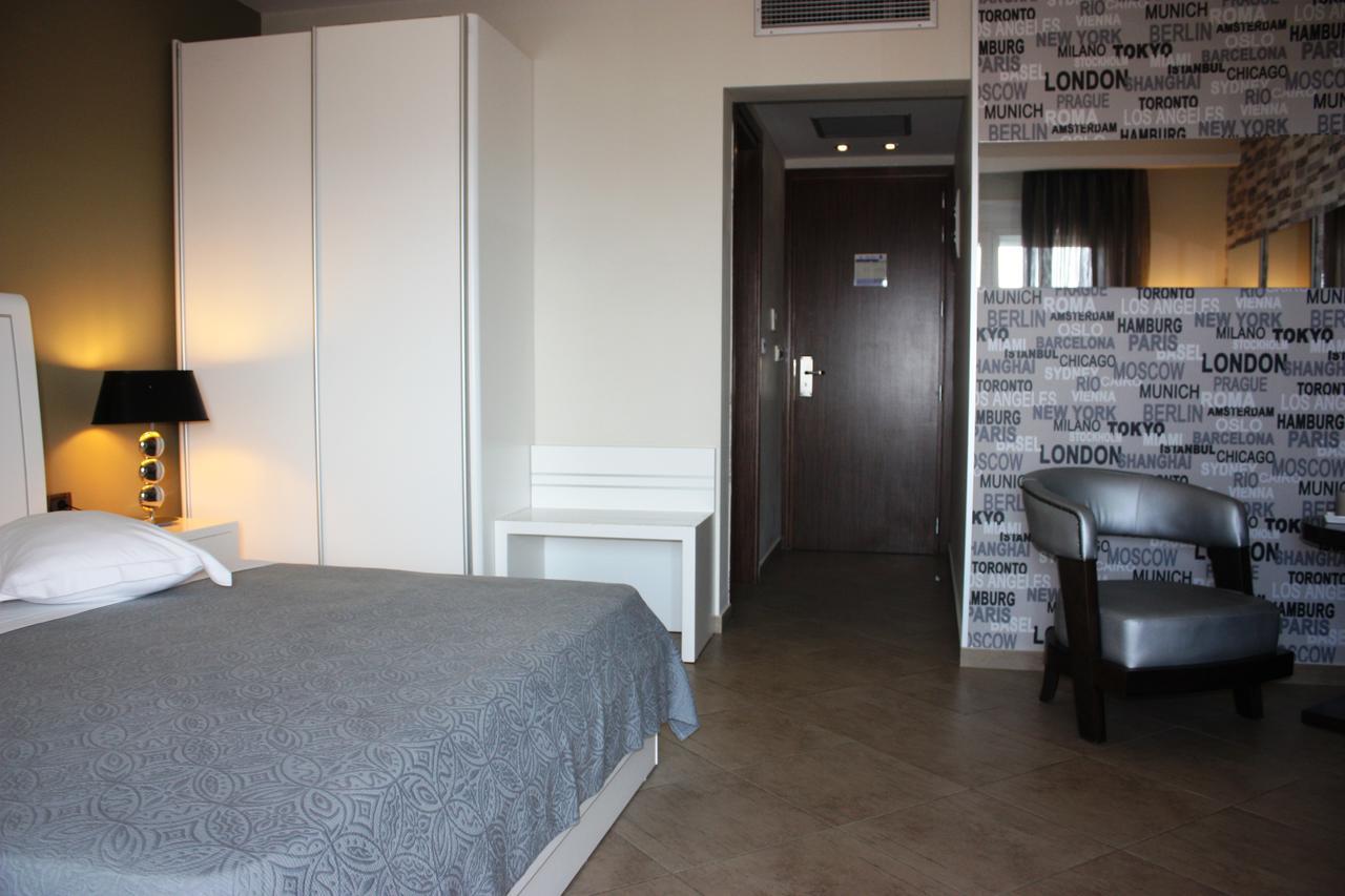 Hotel Cariatis Nea Kallikrateia Exteriör bild